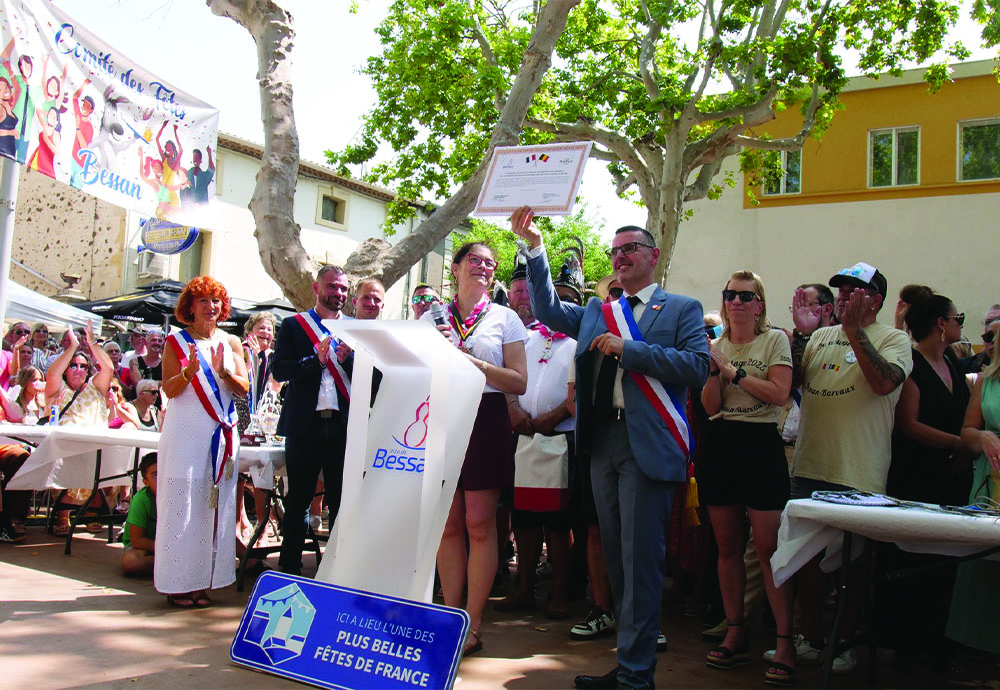 LA CÉRÉMONIE DE LA FÊTE LOCALE DONNE LE TON DES FESTIVITÉS