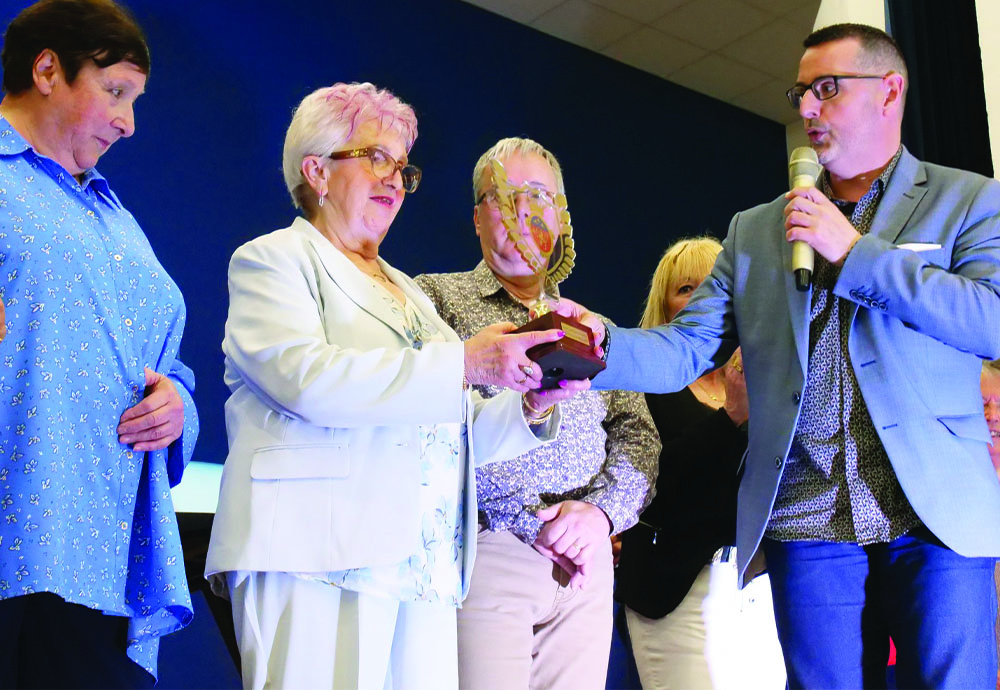 UN EXCELLENT REPAS DES AÎNÉS AUTOUR DE 300 PERSONNES