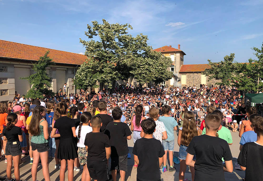 RETOUR SUR LES FÊTES DE FIN D’ANNÉE DANS LES DEUX ÉCOLES