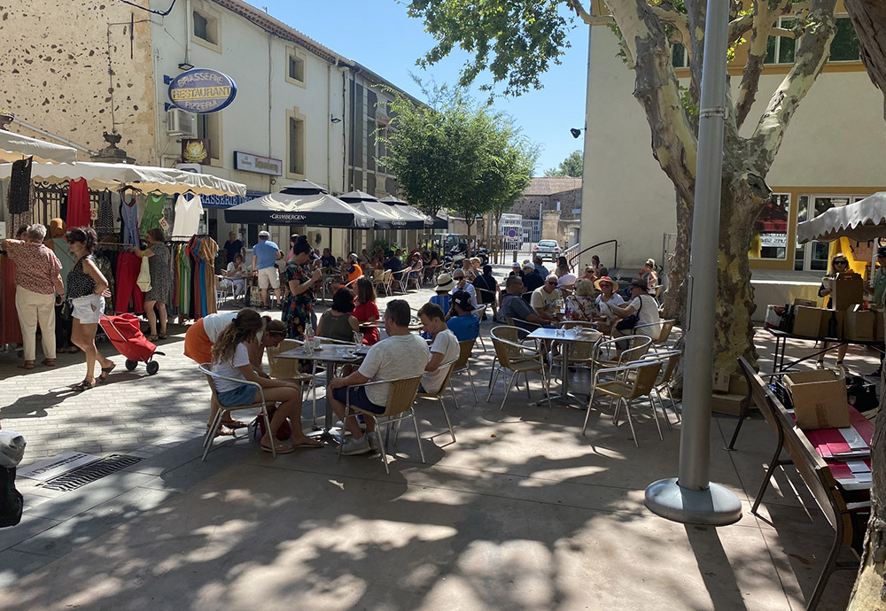 LES MARCHES DU MARDI ET DIMANCHE ONT DU SUCCÈS