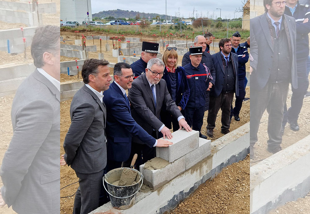 PREMIÈRE PIERRE DE LA NOUVELLE CASERNE DES POMPIERS